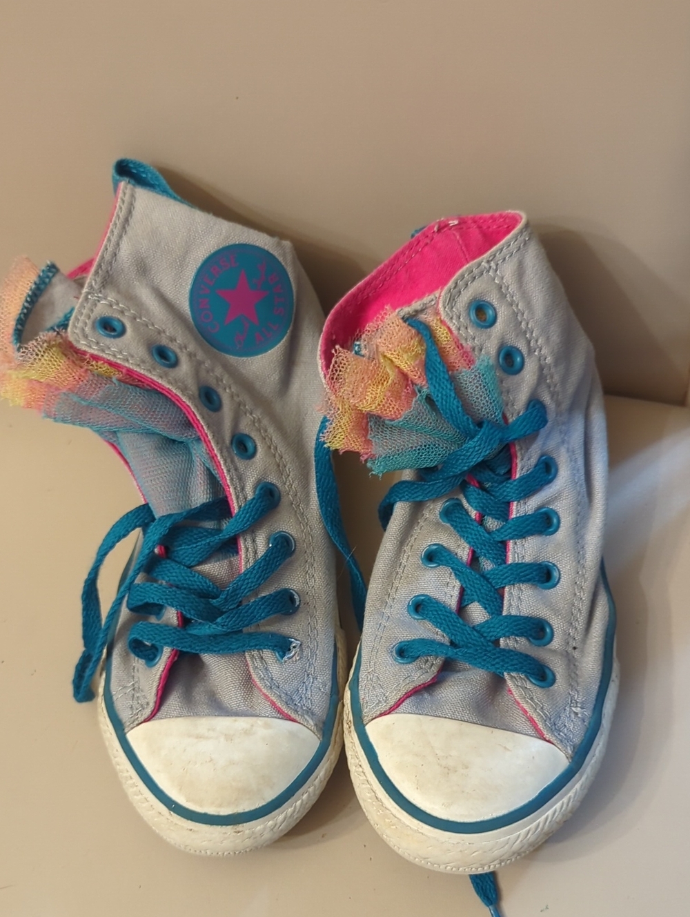 Converse Kids Light Gray High-Top Sneakers with Teal Laces and Pink Lining